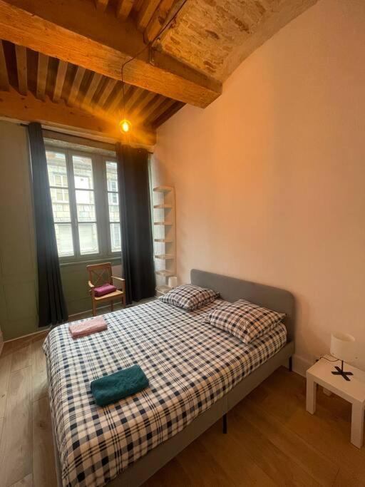 Elegant 2 Chambres Vieille Ville 브장송 외부 사진